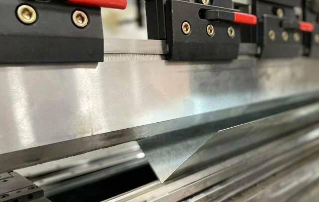 &nbsp;Гибка листового металла толщиной до 12 мм&nbsp;&nbsp;