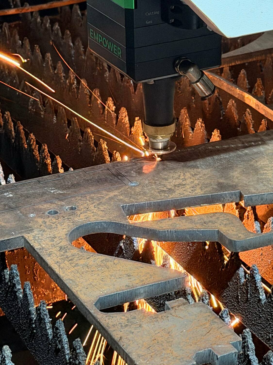 Лазерная резка листового металла&nbsp;