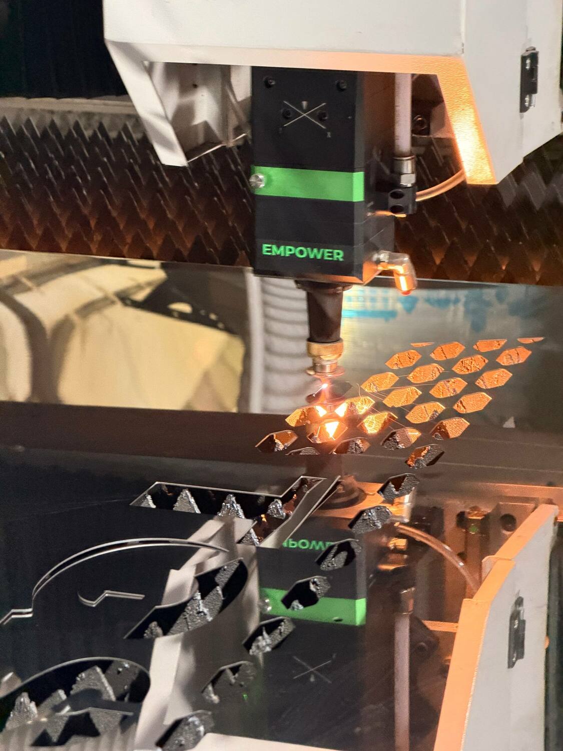 Лазерная резка листового металла от 0,5 до 12 мм